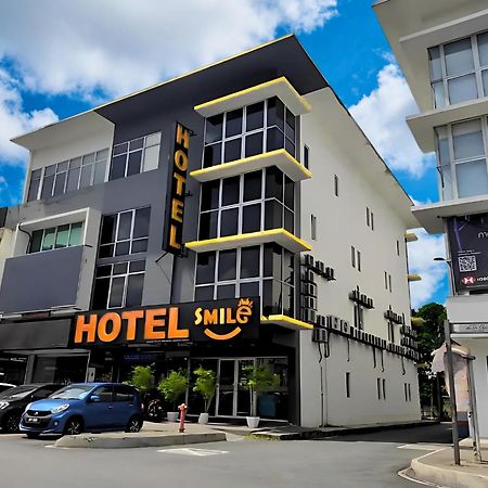 Smile Hotel C180 Cheras Selatan Exterior foto