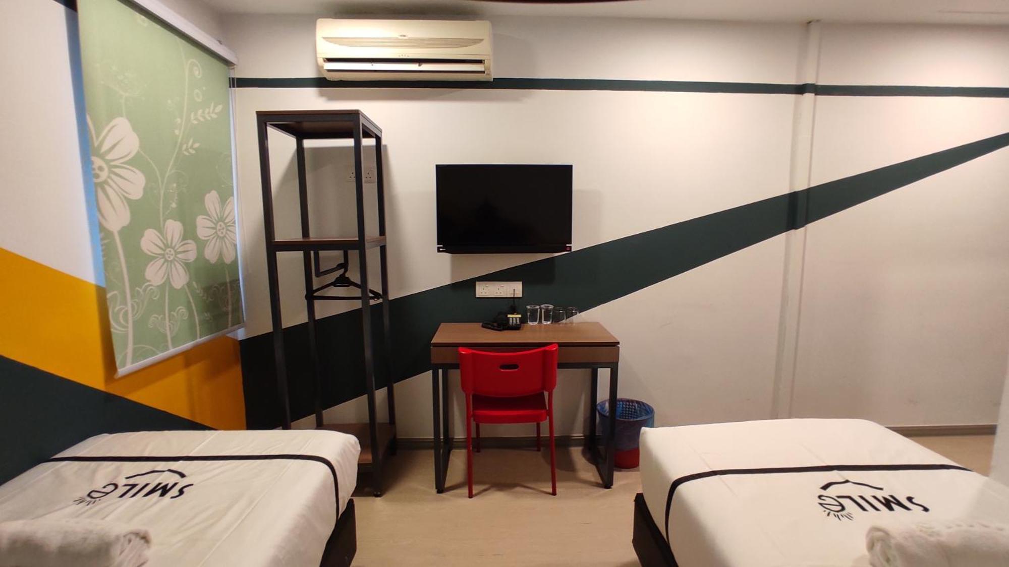 Smile Hotel C180 Cheras Selatan Exterior foto