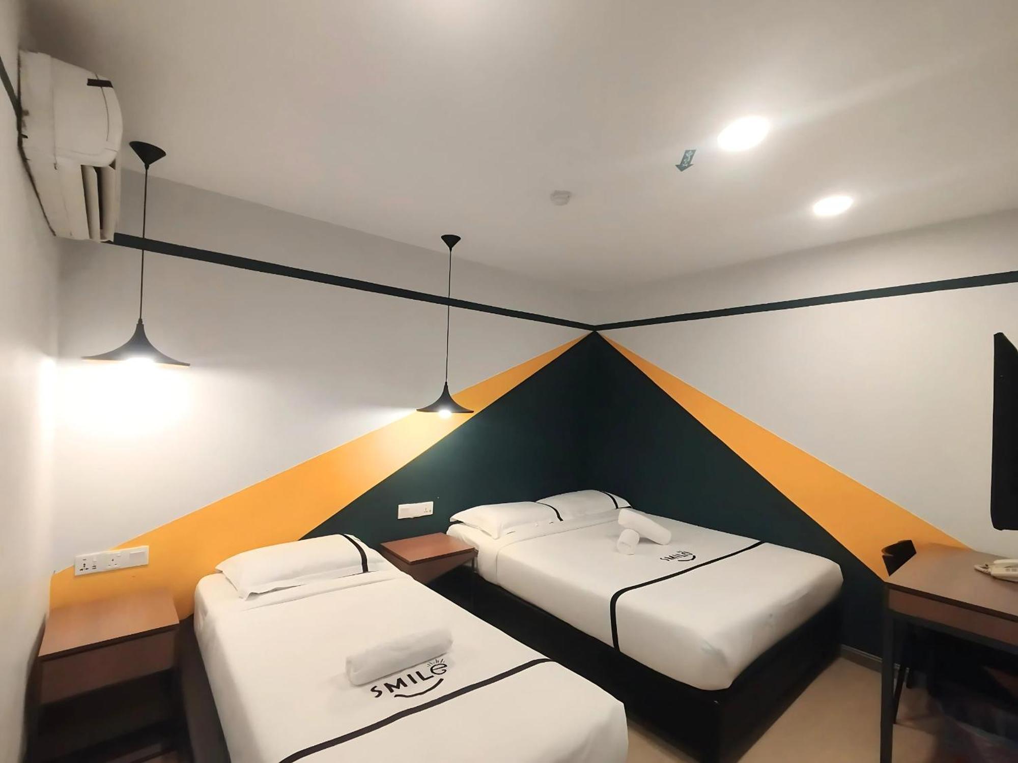 Smile Hotel C180 Cheras Selatan Exterior foto